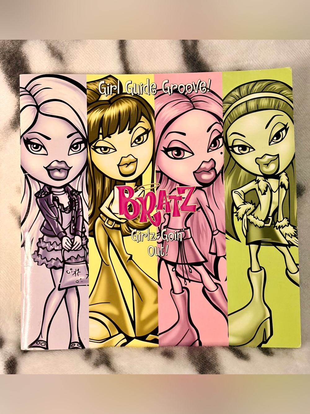 Y2K Bratz Girl Guide Groove!: Girlz Goin Out! Paperback Activity/GuideBook/NWOT